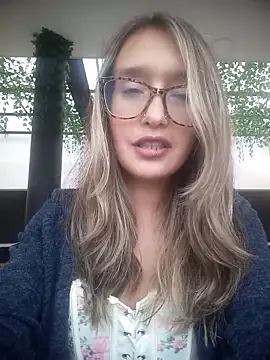 Snapshot of Karla-giraldo_1 chatting on March 18, 2026, 9:59 pm Karla-giraldo 1 online show from March 18, 2026, 9:59 pm
