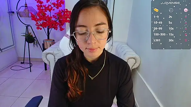 Snapshot of Veronica_miiller chatting on July 8, 2026, 7:25 pm Veronica miiller online show from July 8, 2026, 7:25 pm