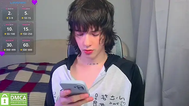 Snapshot of LeonBoykisser chatting on July 22, 2026, 6:32 pm LeonBoykisser online show from July 22, 2026, 6:32 pm