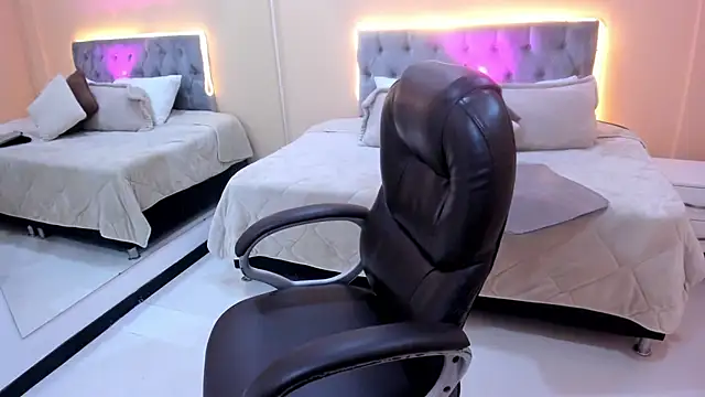 Bela Craxkerr online show from March 3, 2026, 12:34 pm