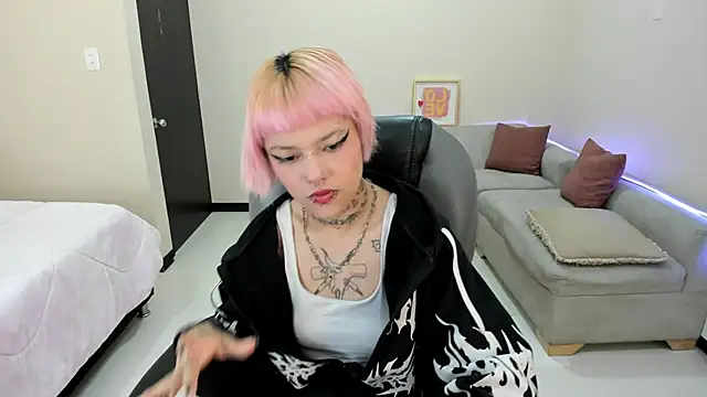 Snapshot of Bela_Craxkerr chatting on May 4, 2026, 12:41 pm Bela Craxkerr online show from May 4, 2026, 12:41 pm
