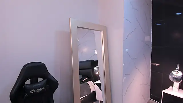 KomiCatt online show from March 30, 2026, 12:28 pm