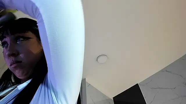 KomiCatt online show from February 13, 2026, 11:54 am