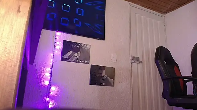 pauldocux  online show from March 6, 2026, 3:34 am