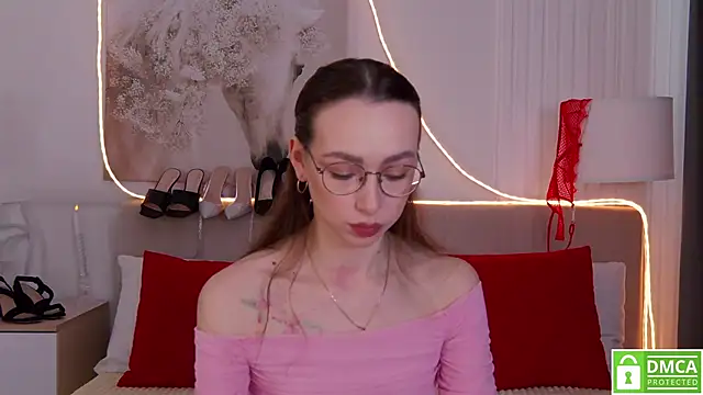 Emily Simon online show from March 7, 2026, 4:41 am