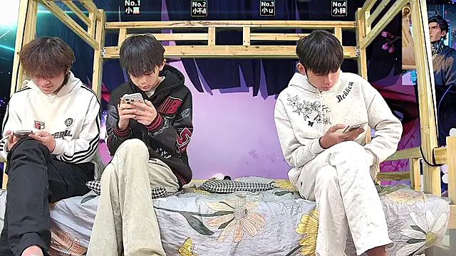 xiaohuangren01 online show from March 16, 2026, 4:53 am