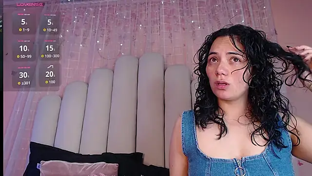 RoseConor  online show from February 11, 2026, 3:17 am