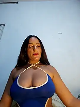 Luxlariel1 online show from January 16, 2026, 4:38 am