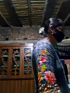 Hot Sweeti online show from March 27, 2026, 11:05 pm