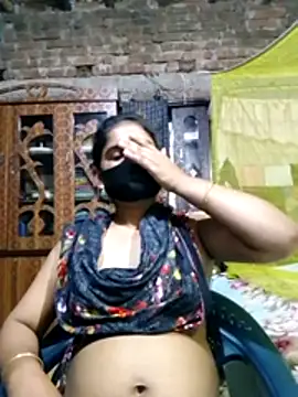 Hot Sweeti online show from April 17, 2026, 10:34 pm