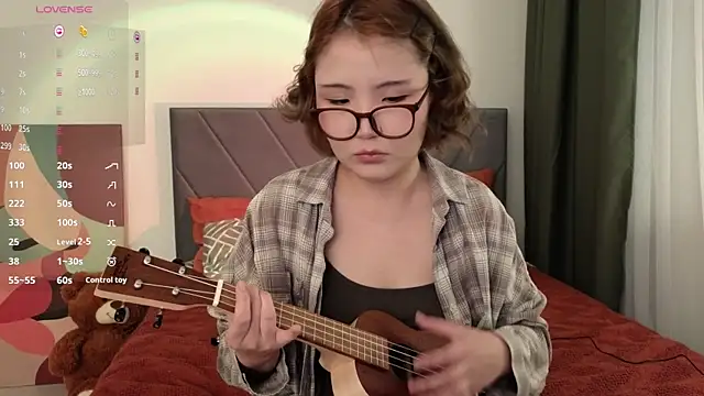 nullgirl online show from April 4, 2026, 5:19 pm