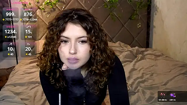 SueCurly online show from February 17, 2026, 9:23 pm