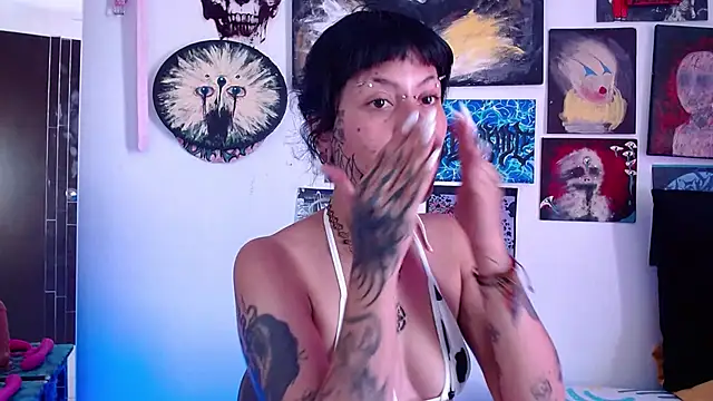 MelisaVelvet online show from April 12, 2026, 8:01 pm