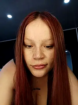 Crystaa12 online show from February 8, 2026, 2:37 pm