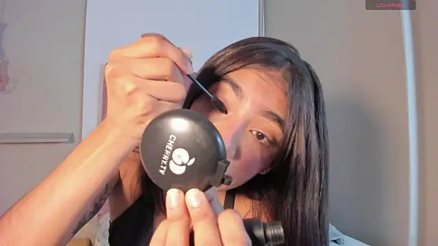 Scarlet Vixen  online show from April 18, 2026, 12:40 pm