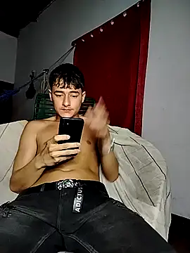 Snapshot of attractive-sexx chatting on February 18, 2026, 1:36 am attractive-sexx online show from February 18, 2026, 1:36 am