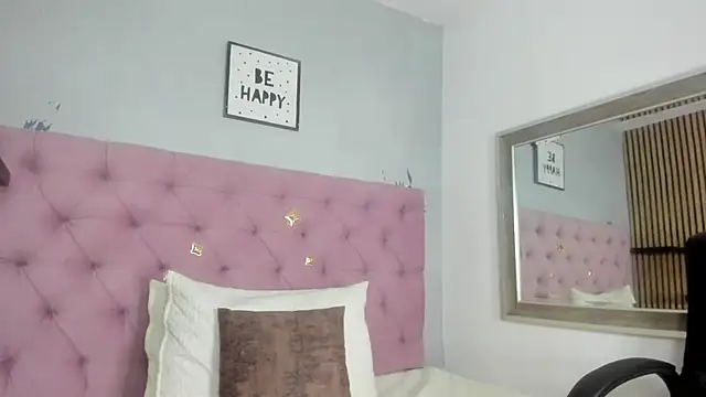 amber  moon1 online show from January 17, 2026, 7:17 pm