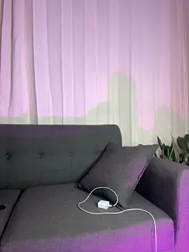 elodie rouge online show from May 15, 2026, 11:41 am