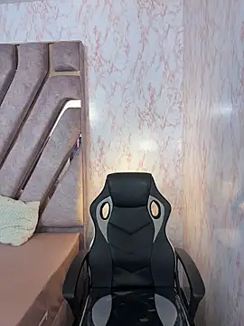 Snapshot of elodie_rouge chatting on February 10, 2026, 12:37 pm elodie rouge online show from February 10, 2026, 12:37 pm