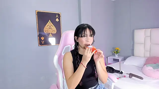 Snapshot of Sofia__Salazar chatting on February 10, 2026, 12:04 pm Sofia Salazar online show from February 10, 2026, 12:04 pm