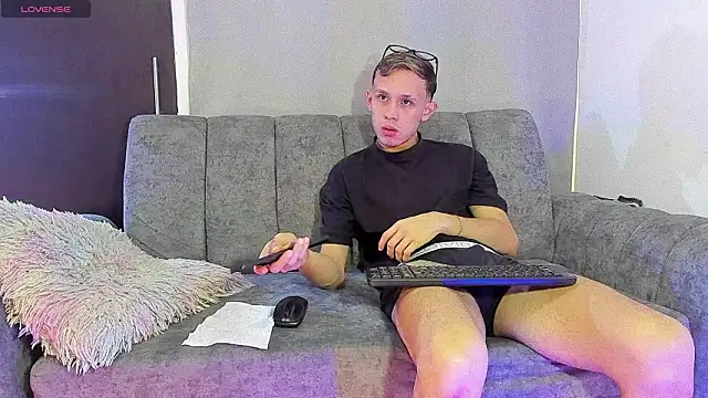 Two sexboys online show from March 17, 2026, 7:28 pm