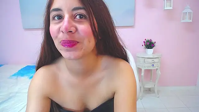 scarlett clyde online show from April 17, 2026, 12:41 pm