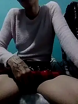 Roxanne Femboy online show from March 17, 2026, 1:30 am