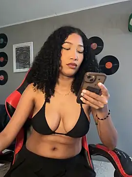 Snapshot of solecito011 chatting on June 17, 2026, 10:30 pm solecito011 online show from June 17, 2026, 10:30 pm