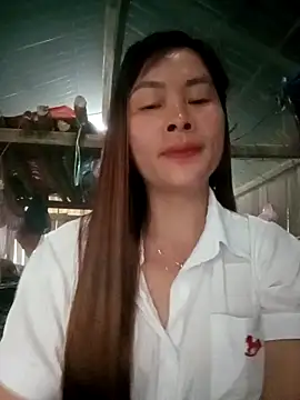 Bling sexy online show from April 18, 2026, 12:35 am