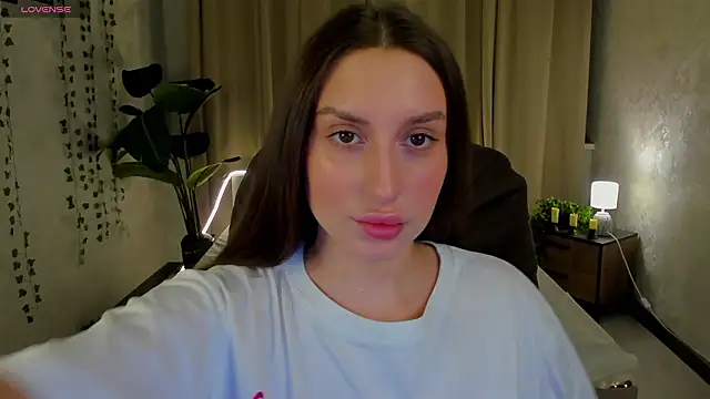 Celine Coello online show from March 19, 2026, 4:01 am