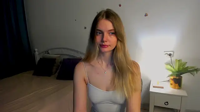 Maily  Trees online show from February 10, 2026, 11:42 am