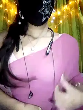 Snapshot of Maliha_Chowdhury chatting on May 8, 2026, 6:12 pm Maliha Chowdhury online show from May 8, 2026, 6:12 pm