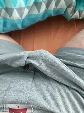 zevkarayan00 online show from January 15, 2026, 1:14 pm