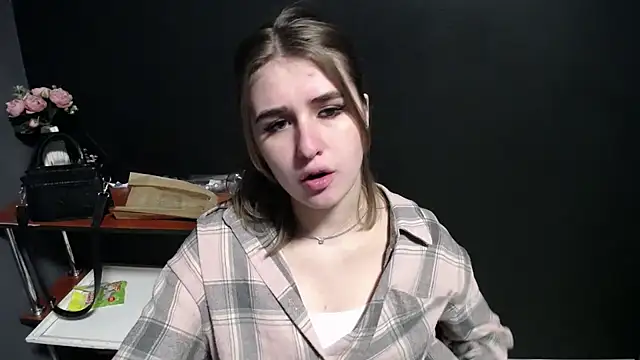 Sunny siren online show from February 2, 2026, 3:44 pm