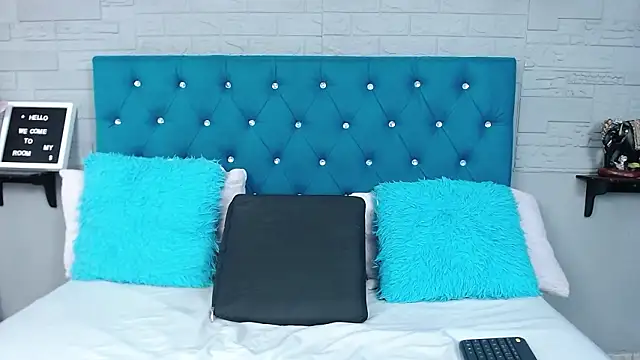 ZolaniBaker online show from February 2, 2026, 7:35 pm