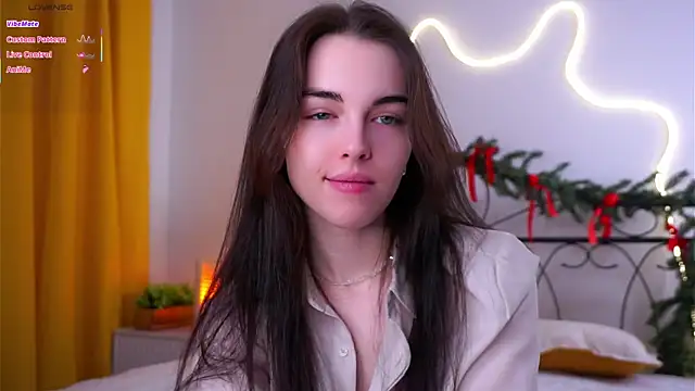 Snapshot of MirnaTellado chatting on February 19, 2026, 7:11 pm MirnaTellado online show from February 19, 2026, 7:11 pm