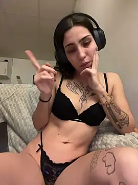 virtualhoe online show from February 9, 2026, 8:18 pm