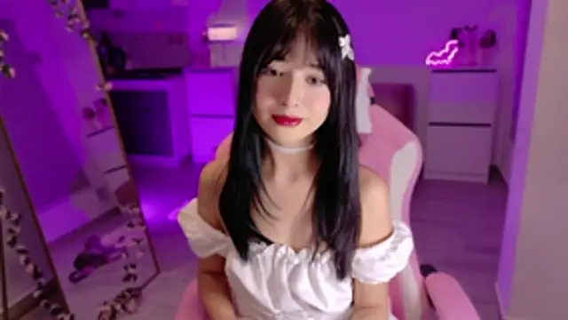 Blush Marie online show from April 20, 2026, 5:21 am