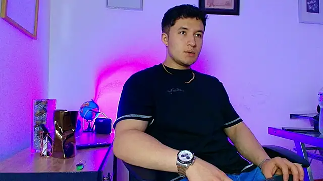 Alexander Connor online show from June 7, 2026, 10:26 pm