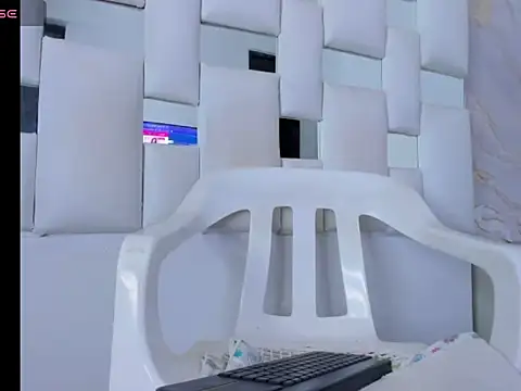 Mariam Rossee online show from April 28, 2026, 2:27 am