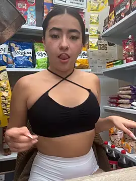 AuroraJohns Pink online show from February 18, 2026, 8:27 pm