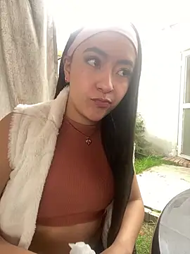 AuroraJohns Pink online show from February 13, 2026, 7:25 pm