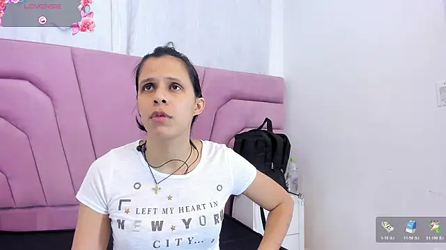 Snapshot of mitzukywinteer chatting on March 1, 2026, 8:20 pm mitzukywinteer online show from March 1, 2026, 8:20 pm