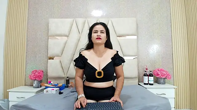 CrystallGomes online show from April 10, 2026, 9:27 am