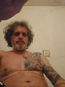 Maduropervert online show from January 16, 2026, 3:10 am