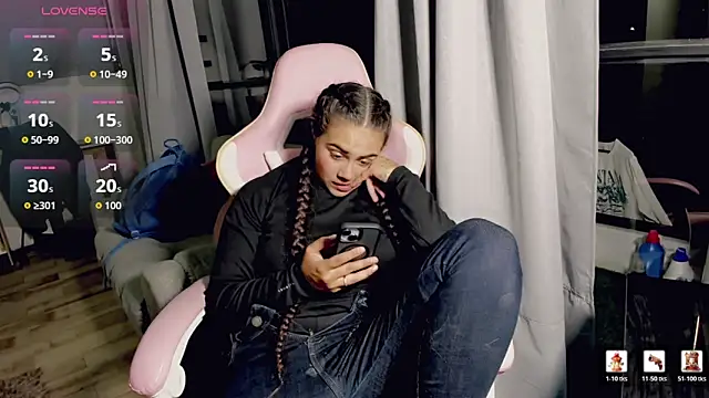 Snapshot of VictoriaHoneyy chatting on May 15, 2026, 2:09 am VictoriaHoneyy online show from May 15, 2026, 2:09 am