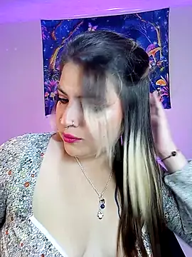 Snapshot of lunaa_rayy420 chatting on June 17, 2026, 12:43 am lunaa rayy420 online show from June 17, 2026, 12:43 am