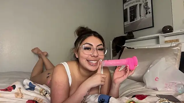 Lalaaxo online show from March 3, 2026, 4:52 am