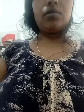 Snapshot of Hot-Tinaa chatting on April 30, 2026, 4:52 am Hot-Tinaa online show from April 30, 2026, 4:52 am