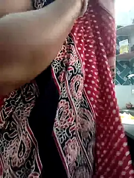 Hot-Tinaa online show from April 18, 2026, 3:42 am